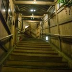 鷹泉閣 岩松旅館 - 趣のある天然風呂への階段