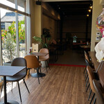R-cafe BURGER - 入口入ったすぐ