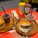 R-cafe BURGER - ドリンクとセットにできる