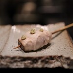 蛤坂 まえかわ - 料理写真:ささみ山葵(さび焼き)。高坂鶏ならではのレア仕上げ