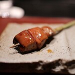 Hamagurizaka Maekawa - 高坂鶏の白レバー。トロトロ!最高級のお味