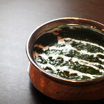 アジアン&ネパールインド料理店 DAILO - 料理写真:ほうれん草チキンカレー