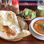 MYAGDI RESTAURANT - ランチセット・日替りカレー 850円
                      当日の日替りカレーは「しいたけとチキンミックス」