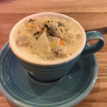 Louis Hamburger Restaurant - ランチのスープ250円*\(^o^)/*アサリたっぷりのクラムチャウダー。美味でした♬