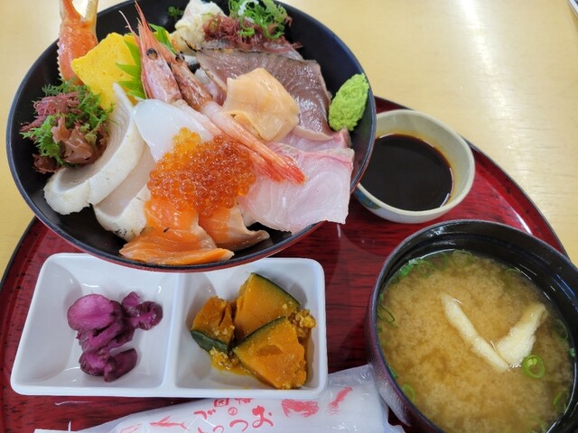 鳥取砂丘近くの海鮮丼