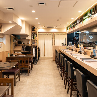 A relaxing space away from the hustle and bustle ◆ Relax and enjoy delicious food and sake