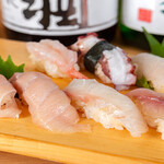呑み食い処はじっこ離れ まんなか - 寿司