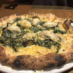 legno - 牡蠣のピザ　薪焼き