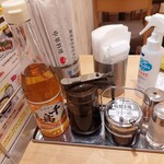 餃子とカレーザンギの店 点心札幌 - 特製辛味ラー油&お酢と醤油?……この３つで餃子のタレを作成……メチャ旨い❗