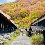 鶴の湯温泉 - ◎人気の高い茅葺屋根の長屋の本陣。