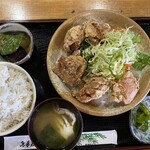Kona - 2022/11/07
                      鶏の唐揚げ定食 大ライス 800円
                      ✴︎アイスコーヒー付
