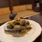 サンゴの湯 やどかり - 料理写真:囲炉裏で焼いたアワビ