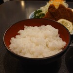 成田屋牛焼肉とんかつ - 新米ササニシキは宮城県産