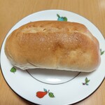 こだわり無添加パン ら・ぽると - 料理写真:発酵バターの塩パン(130円)