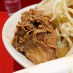 ラーメン二郎 - 豚の厚み