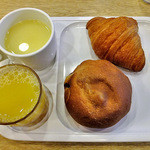 ホテルニューバジェット - 朝食のパン類 ＆ ドリンク類