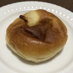 喜福堂 - りんごぱん(外崎りんご園)324円税込、りんごを模ったヘタ付き