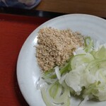 町田屋 - 薬味？。胡麻とネギ。