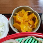 町田屋 - たくあん。量が多めで嬉しい。