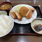Karovare - 三種のカツ定食800円