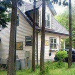 ホクバ - 緑に溶け込んでいる佇まいです