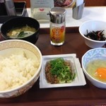 すき家 - H.25.05.11.朝 納豆朝食 280円 696kcal