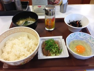 すき家 - H.25.05.11.朝 納豆朝食 280円 696kcal