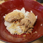 ラーメン 三亀 - ご飯にチャーシュー