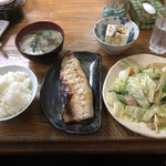 Takou - 本日の昼定食(野菜炒めと焼き魚(鯖塩麹焼き))900円