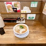 ラーメン豚の助 - 超濃どろらーめん麺大盛 税込850円+130円
