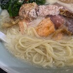 塩そば専門店 桑ばら - 白いサーモン鮭バタ白子そば