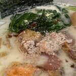 塩そば専門店 桑ばら - 白いサーモン鮭バタ白子そば