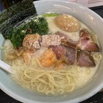 塩そば専門店 桑ばら - 白いサーモン鮭バタ白子そば