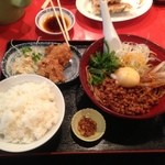 麺厨房 華燕 - 汁なし担々麺 Bセット(唐揚げ)