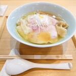飯田商店 - わんたん入りしおらぁ麺