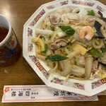 中華料理 佐世保 四海楼 - 五目皿うどん＝825円 税込