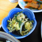 お食事処 河童 - 日替わりワンコインランチ・カキフライ定食　５００円（税込）の白和えのアップ【２０２２年１１月】