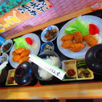 お食事処 河童 - ２人の日替わりワンコインランチ・カキフライ定食　５００円（税込）デフォ【２０２２年１1月】