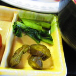 お食事処 河童 - 日替わりワンコインランチ・カキフライ定食　５００円（税込）の漬物のアップ【２０２２年１１月】