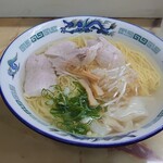 新生軒 - ワンタン麺