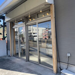 イーズ サンドイッチ - 店舗入り口