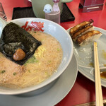 ラーメン山岡家 - 朝ﾗｰﾒﾝ510円 食べかけ餃子(本当は6 個)