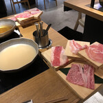 和牛放題の殿堂 秋葉原 肉屋横丁 しゃぶしゃぶ - 