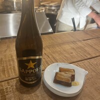 浅草 ひら山 - 瓶ビールと穴子の煮凝り