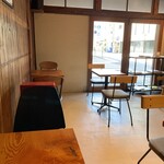 葉もれ日 - 店内風景①