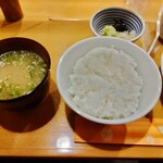 いし井 - 味噌汁、ご飯、漬物 ♪