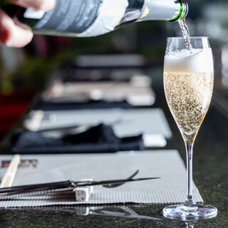 お料理を一層引き立てるドリンクも各種ご用意しております。