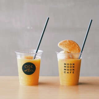MOON MOON MOON CAFE_1
