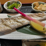 旬食房 ふた葉 - メインは太刀魚の塩焼き