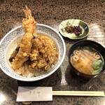 割烹 天ぷら 三太郎 - 海老野菜天丼（税込1500円）